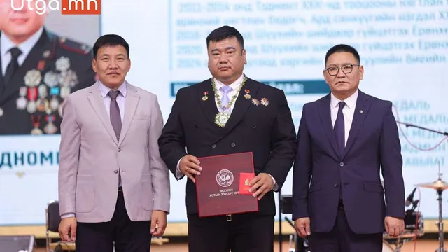 “ЭРДЭНЭТ ХОТЫН БОЛОН АНХДАГЧ ИЛГЭЭЛТИЙН ЭЗДИЙН ӨДӨР”-ӨӨР АЙМАГ, ОРОН НУТГИЙНХАА ХҮНДЭТ ИРГЭНЭЭР ДӨРВӨН ХҮН ӨРГӨМЖЛӨГДЛӨӨ
