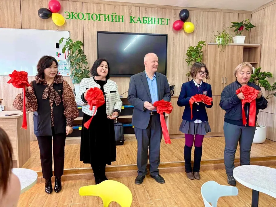 ОРХОН АЙМГИЙН 14 ДҮГЭЭР СУРГУУЛЬД ЭКОЛОГИЙН КАБИНЕТ БАЙГУУЛЛАА
