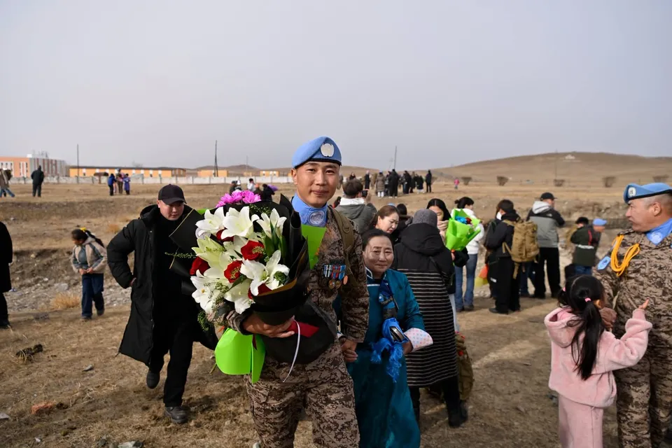 ЭНХИЙГ САХИУЛАГЧИД ЭХ ОРОНДОО ИРЛЭЭ